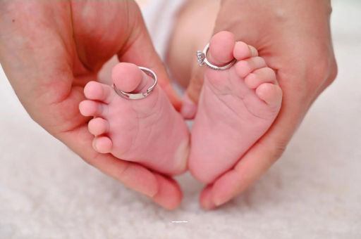 专业试管借卵代怀机构怀孕初期小腹坠胀放屁