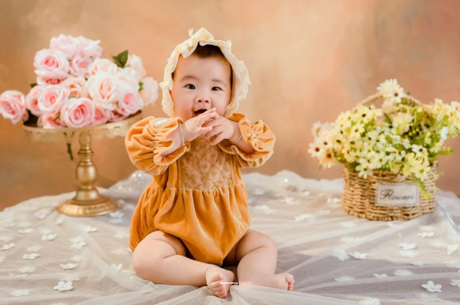 专业试管借卵代怀机构宝宝摔到后脑勺